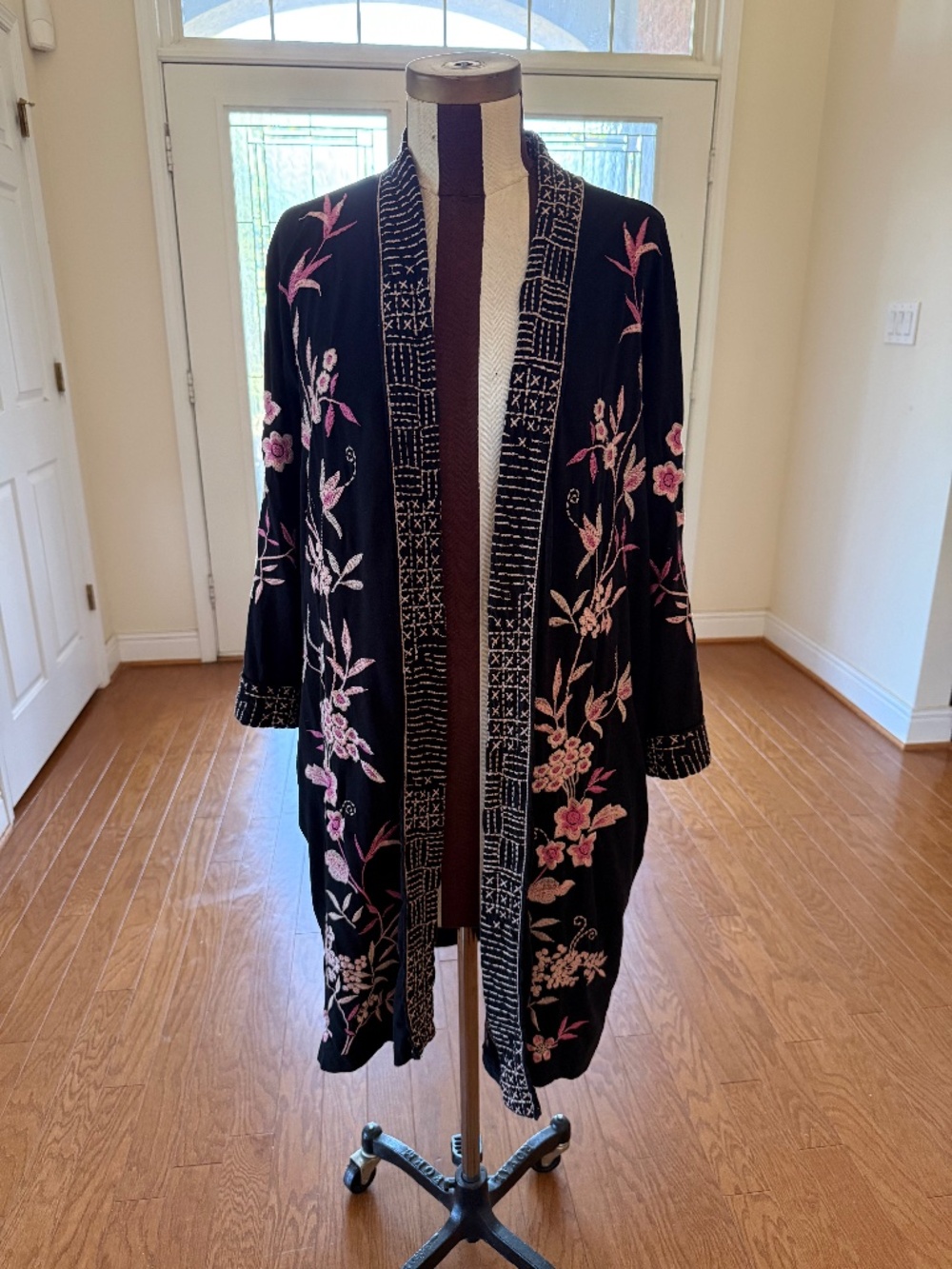 Johnny Was Jersey Floral Embroidered Kimono Pink/Black Pockets Size Small Boho